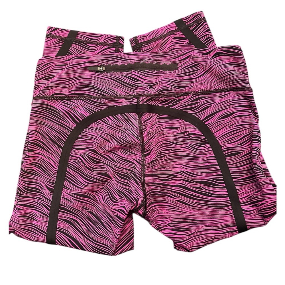 LULULEMON pink and Black Patterned cropped Leggings - Picture 2 of 5